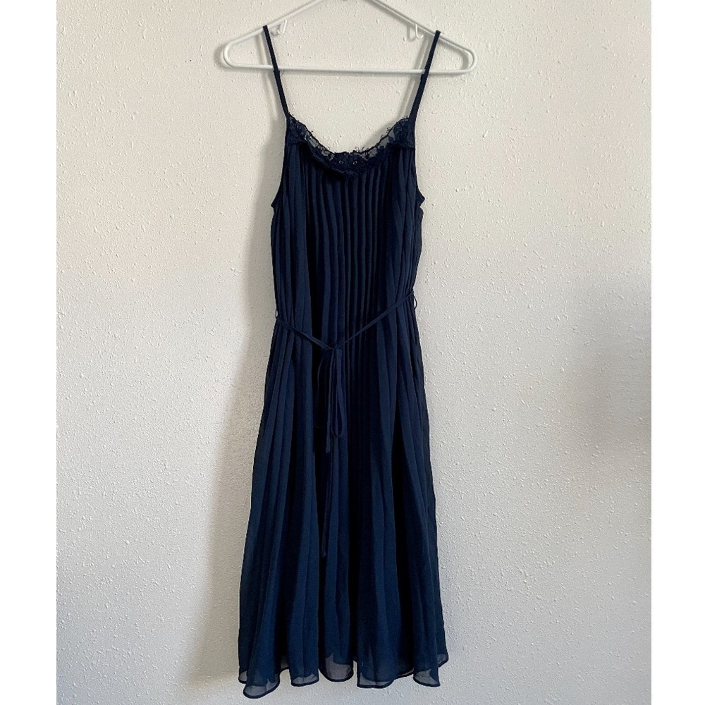 LULU’S In Celebration Navy Blue Pleated Midi Dress - Picture 2 of 4